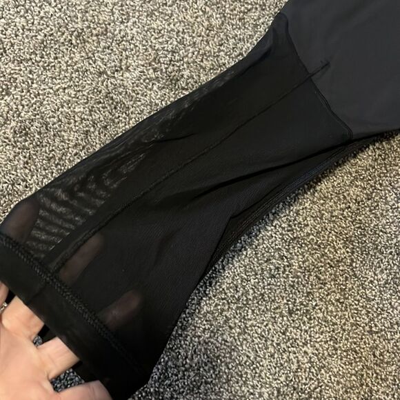 Black + Pink Size 4 Lululemon Mesh Crops - Picture 4 of 5